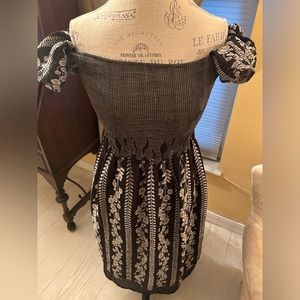 Dress, tube top style with ruffled sleeves